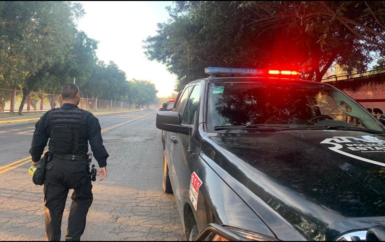 Se desconoce quién o quienes agredieron a la víctima, que quedó tendida en el cruce de avenida Malecón y la calle Josefa Ortiz de Domínguez. ESPECIAL /