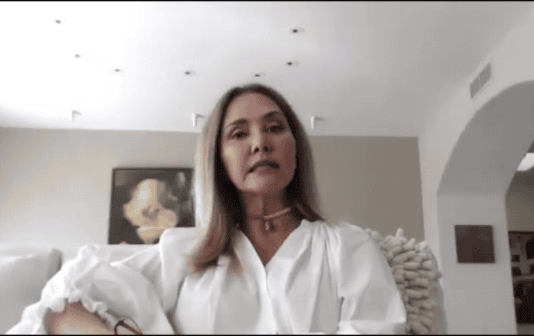 FACEBOOK / Adela Micha