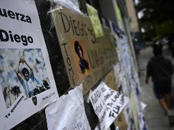 El abogado dijo no saber a qué hora recibirá el alta médica el ex astro futbolístico, aunque será este miércoles cuando abandone el hospital. AFP / J. Mabromata