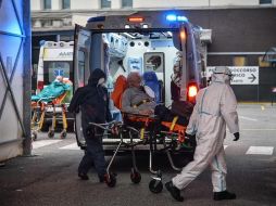 Este miércoles, el número de pacientes internados con síntomas de la enfermedad fue de 29 mil 444. EFE/M. Corner