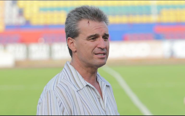 “Han venido jugadores muy profesionales de fuera, pero es un  punto de análisis