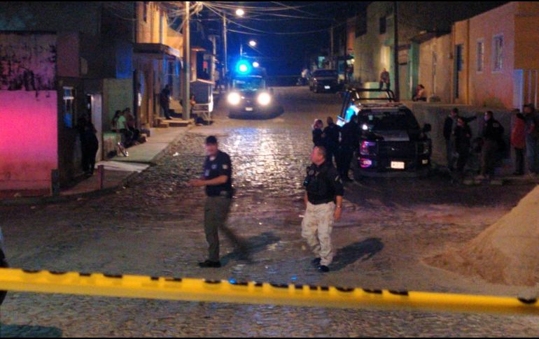 Personal de la Fiscalía llegó al lugar para iniciar con las investigaciones. ESPECIAL