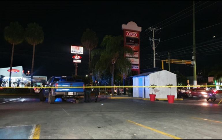 Oficiales de Zapopan acudieron al lugar del tiroteo después de oír los disparos. EL INFORMADOR