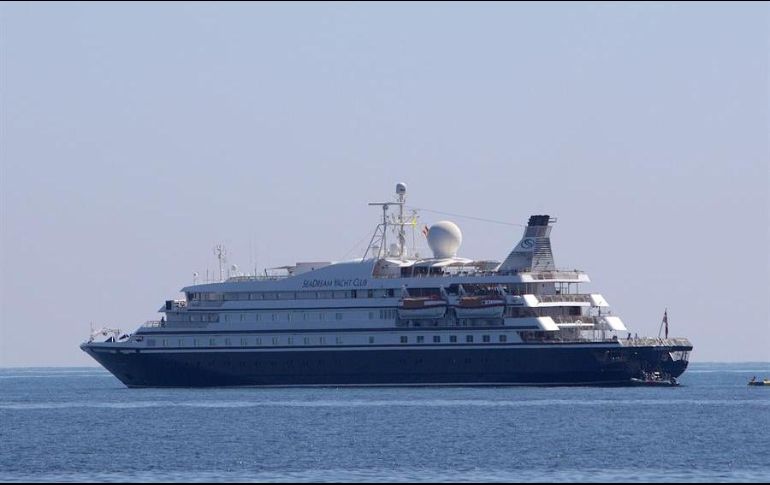 Pidieron a los pasajeros permanecer en sus camarotes en tanto se estudia la situación. EFE/ARCHIVO