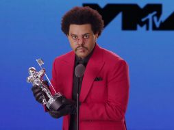 Hay quienes afirman que The Weeknd no tiene la suficiente trayectoria artística para que le den ese privilegio. AFP / ARCHIVO