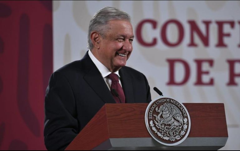 AMLO aseguró que las últimas ediciones de la FIL han estado dedicadas en contra de la administración federal. SUN / H. GARCÍA