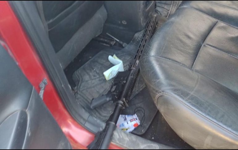 La camioneta fue abandonada en calles de la colonia Las Azucenas. ESPECIAL