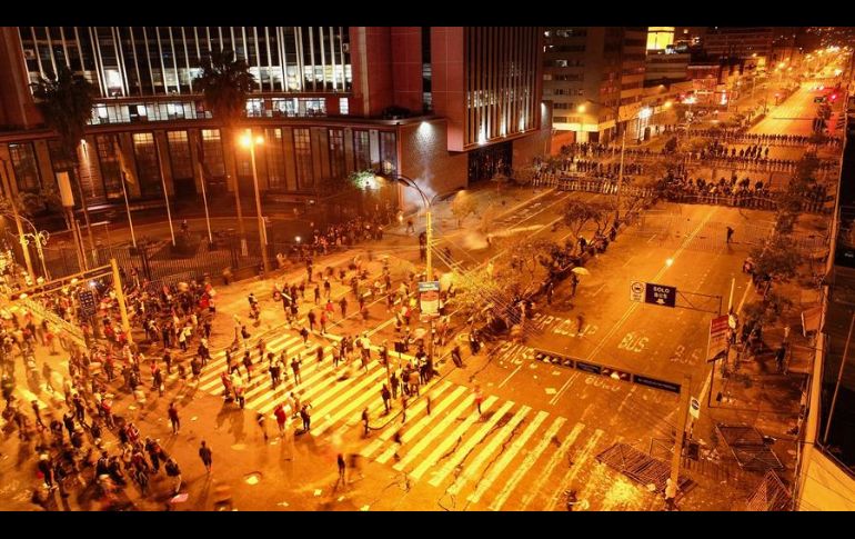 En Lima, más de cinco mil manifestantes acudieron con carteles que decían 