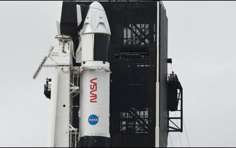 GRAVEDAD CERO. En el complejo orbital, tres astronautas esperan a cuatro colegas. AFP