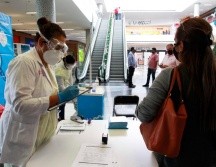 De las pruebas registradas hasta el momento en módulos instalados en lugares públicos como centros comerciales, mil 402 dieron negativo y 209 positivas. ESPECIAL/Gobierno de Jalisco