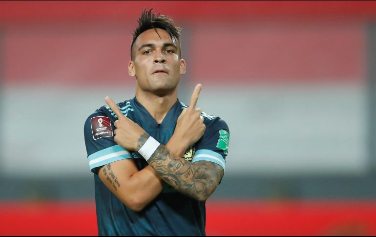 KILLER. Lautaro Martínez sigue sumando goles y buenas actuaciones con el combinado argentino. EFE