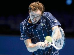 SORPRESA. Daniil Medvedev rompió los pronósticos al derrotar ayer al número uno del mundo, el serbio Novak Djokovic. AP