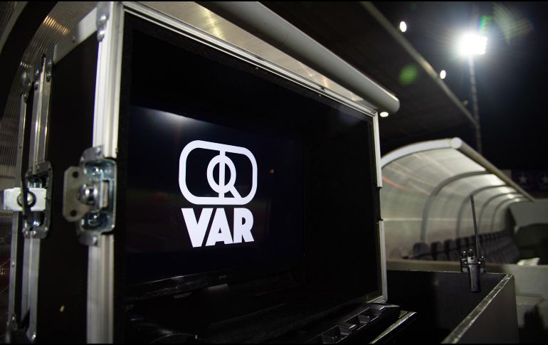 Los españoles Miguel Galán y Antonio Ibáñez han solicitado a la FIFA que dejen de utilizar su invención, de inmediato, la cual está registrada bajo su propiedad. IMAGO7