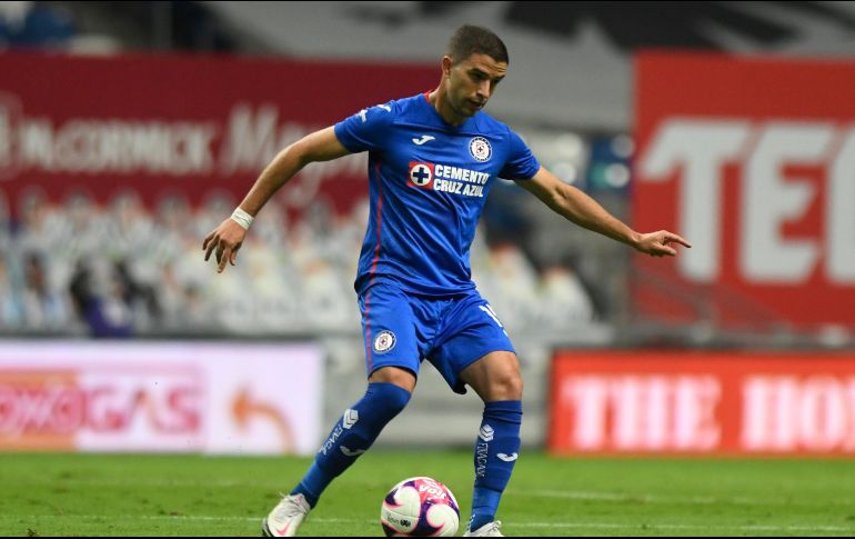 Chivas pidió inhabilitar a Ignacio Rivero por la falta en la que se lesionó Alexis Vega y por la que se perderá la fase final del Guard1anes 2020, pero la Disciplinaria dijo que no. Imago7