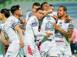 Víctor Sosa, Luis Chávez, Oscar Murillo y Edgar Felipe Pardo festejan uno de los goles del encuentro. IMAGO7/E. Saavedra