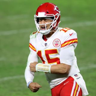 NFL: Chiefs remontan de la mano de Mahomes