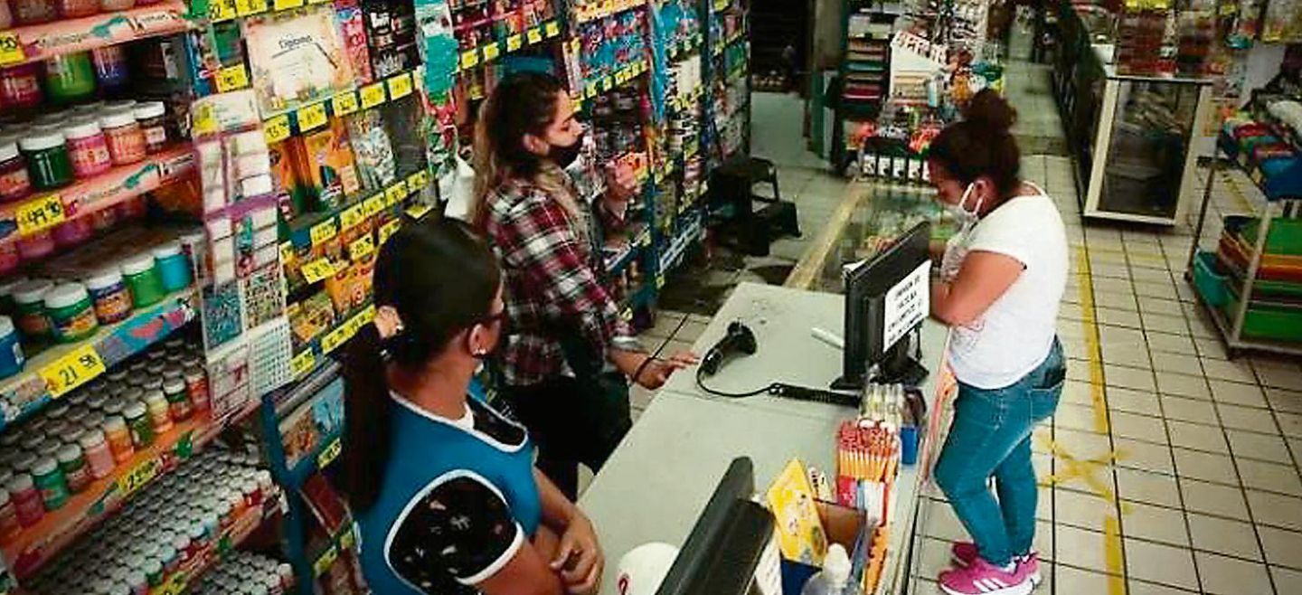 RECUPERACIÓN.  Aunque los números son más bajos que en 2019,  al día se otorgan 42 permisos para nuevos negocios en la metrópoli. EL INFORMADOR •  F. Atilano