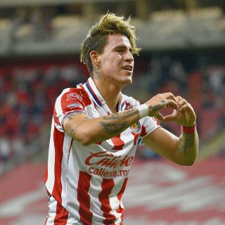 Chivas le pega primero al América