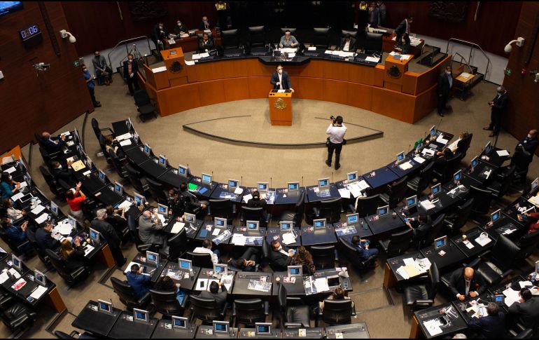 Según el decreto aprobado en el Senado, el Presidente de la República podrá ser juzgado en sus funciones por traición a la Patria, delitos de corrupción y electorales, así como por cualquier otro delito. NTX / ARCHIVO