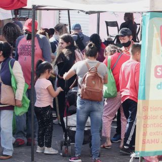 Coronavirus en Jalisco: Blindan estadio... pero en tianguis y recaudadoras se van por la libre