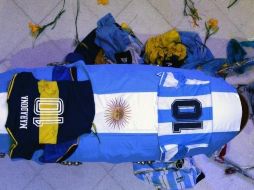 Miles de personas se acercaron a La Casa Rosada para despedir a su ídolo. EPA