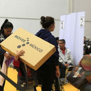 Venden por internet pantallas entregadas en sexenio de Peña Nieto