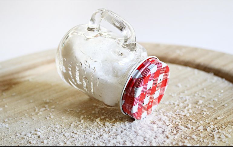 A la hora de cocinar, es común tener accidentes o descuidos con la sal, pero siempre hay una manera de arreglarlo. ESPECIAL / PEXELS / Lorena Martínez