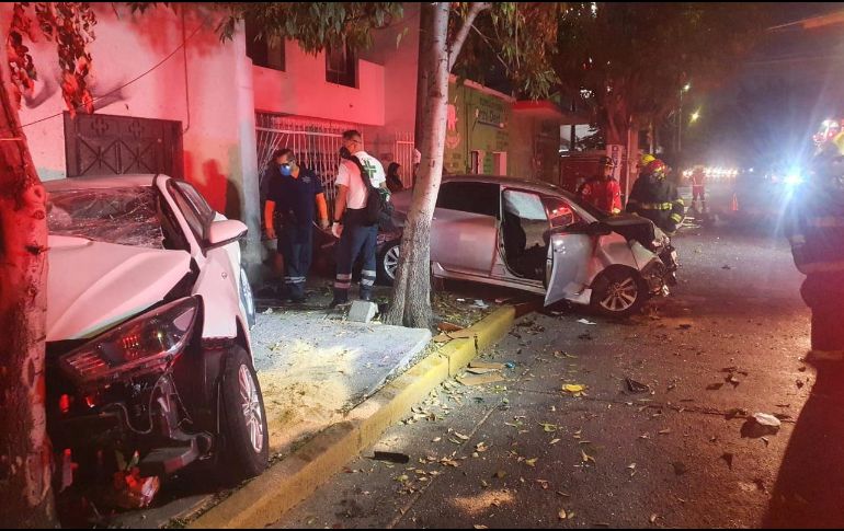 Los rescatistas utilizaron equipo hidráulico para extraer a las personas que habían muerto. ESPECIAL