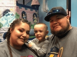 El menor perdió en un lapso de cuatro meses a sus padres, Adán González, de 33 años, y Mariah Salinas, de 29 años debido al COVID19. ESPECIAL/ GoFundMe