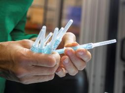 Gran Bretaña ordenó 40 millones de dosis de la vacuna Pfizer-BioNTech, y 100 millones de dosis de la vacuna Oxford-AstraZeneca. EFE/J. Cebollada