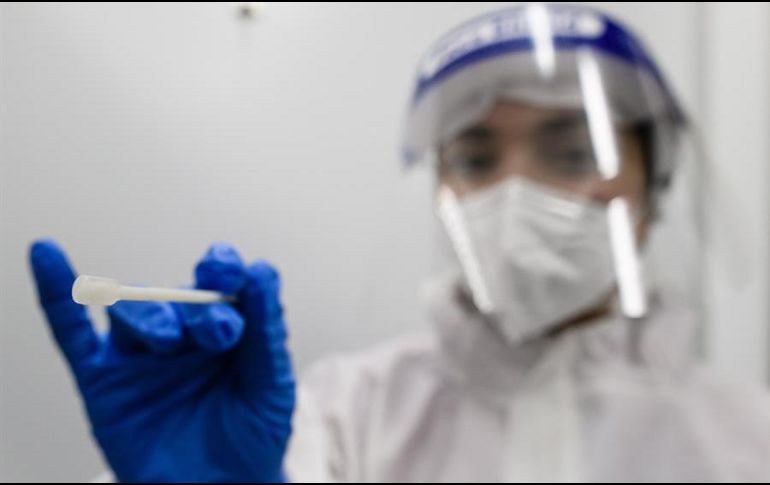 Este sábado, el Sistema Radar Jalisco registró 805 nuevos casos positivos de COVID-19. EFE/C. Bilan