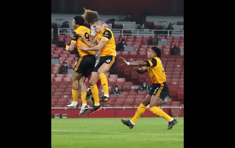 Jiménez y Luiz chocaron en un salto. AP/C. Ivill