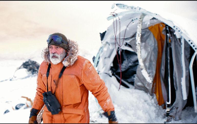 GEORGE CLOONEY. El actor encarna a “Augustine”, un científico muy peculiar en “Cielo de medianoche”. CORTESÍA • NETFLIX