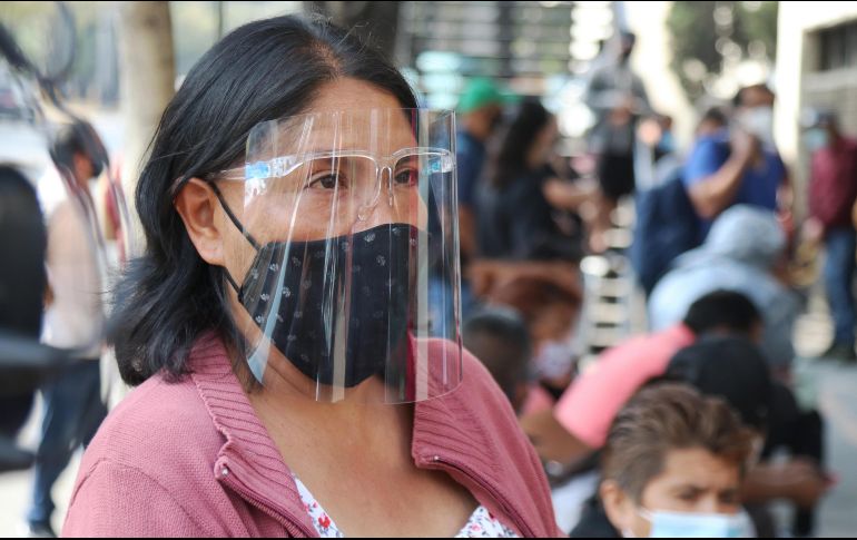 El estudio de la Universidad Imperial de Londres revela que nuestro país usa cubrebocas, encima de Canadá y EU, que este martes 1 de diciembre alcanzó más de dos mil 500 muertes por coronavirus en 24 horas, el nivel más alto desde finales de abril. EFE / J. Pazos