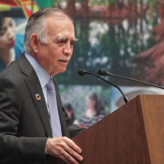 AMLO anuncia salida de Alfonso Romo como jefe de Oficina de la Presidencia