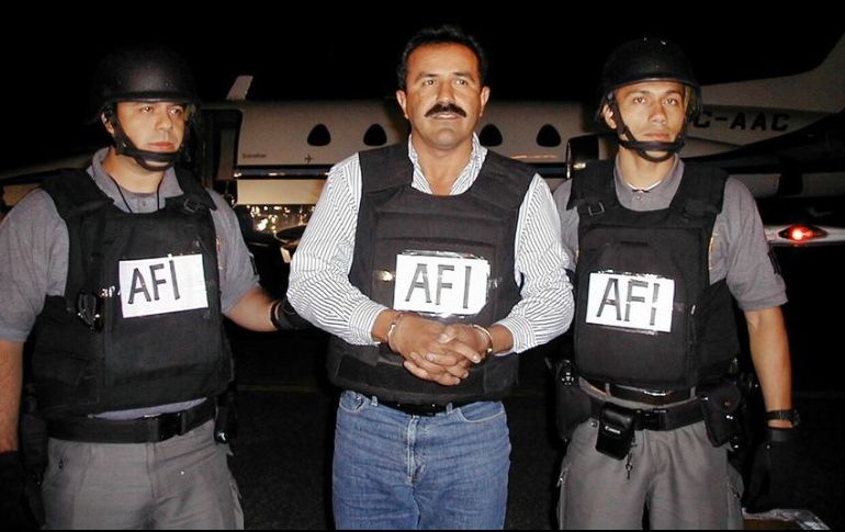Rafael Caro Quintero (c) es uno de los principales objetivos de la DEA. AP/ARCHIVO