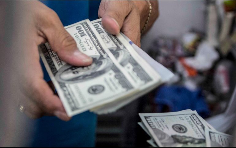 El dólar se vende en menos de 20 pesos por segundo día consecutivo, ante el optimismo por las vacunas contra el COVID-19. EL INFORMADOR / ARCHIVO