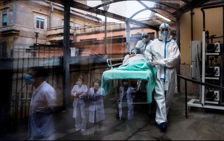 Inglaterra retiró sus medidas de confinamiento el miércoles; no obstante, las restricciones siguen en regiones como Escocia, Gales e Irlanda del Norte. EFE/A. Carconi