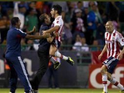 Chivas ha tenido triunfos apasionantes en el pasado en la cancha de León. TWITTER / @johnvantschip7