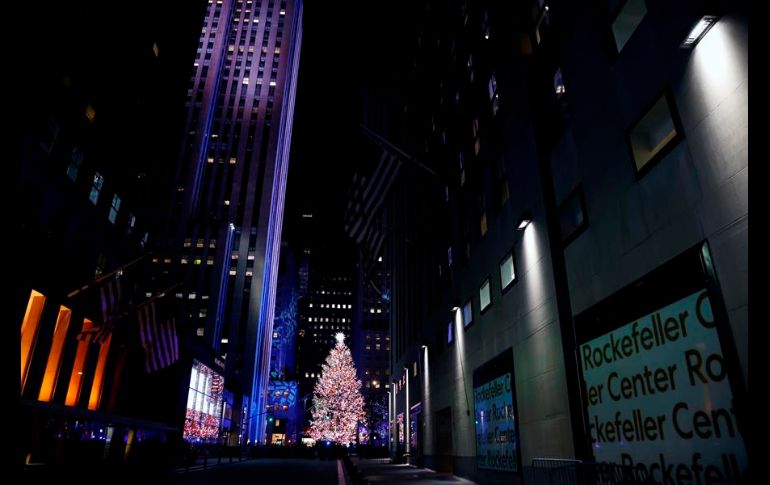 Entre los participantes estuvieron la cantante Dolly Parton, la banda The Goo Goo Dolls, Tory Kelly, el grupo Pentatonix, Gwen Stefani y una actuación de las famosas Rockettes. EFE/J. Szenes