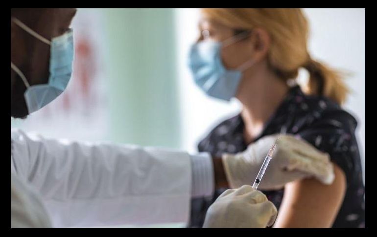 ¿Cómo saber si la vacuna que te vas a aplicar es segura?