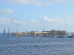 La perspectiva de la petrolera mexicana se mantiene en negativa. NOTIMEX/Archivo