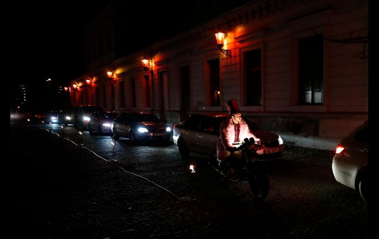 Los coches primero condujeron hasta el 