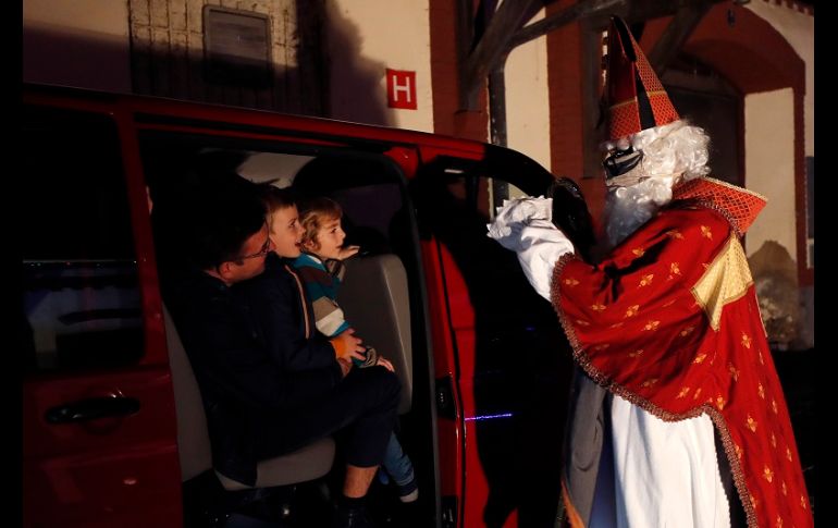 Los coches primero condujeron hasta el 