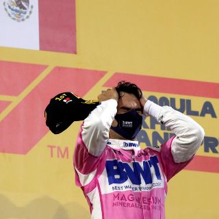 F1: "Checo" rompe en llanto al escuchar el Himno Nacional Mexicano