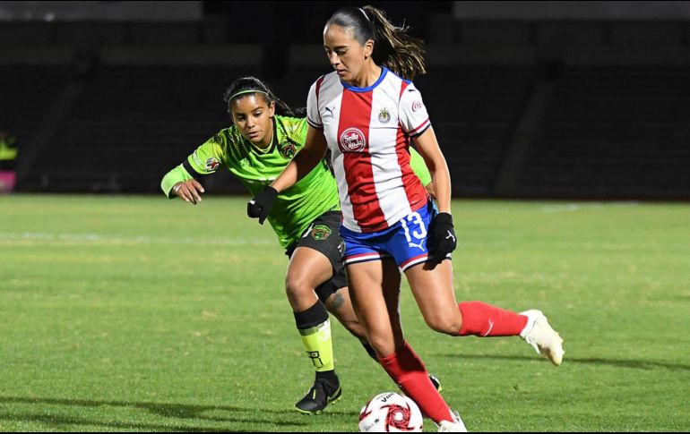 Pulido precisó que es insuficiente el pago que reciben en Chivas Femenil. IMAGO7