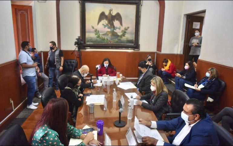 La diputada presidenta de la comisión, Mirza Flores Gómez, refirió que lo que aprueben aún deberá pasar por otras comisiones. ESPECIAL /