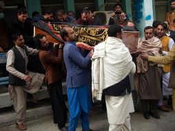 El grupo yihadista Estado Islámico (EI) reivindica el asesinato de la periodista afgana Malala Maiwand, que fue tiroteada y perdió la vida hoy junto a su conductor en la provincia de Nangarhar, en el este de Afganistán. AP