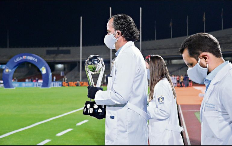 Los médicos fueron reconocidos por su labor contra el COVID-19.  IMAGO7