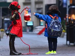 Las personas necesitan salir a trabajar y hasta el momento las guarderías también siguen cerradas, dificultando que tengan con quien dejar a los menores. Seis de cada 10 están más preocupados por el tema económico que del COVID-19. AFP / A. Weiss